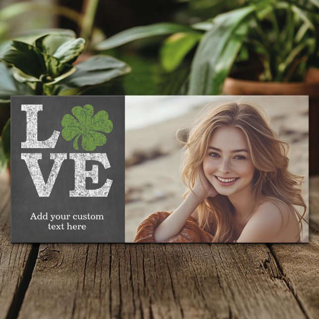Carte Jour de la Saint Patrick LOVE avec shamrock (Custom Photo Card)