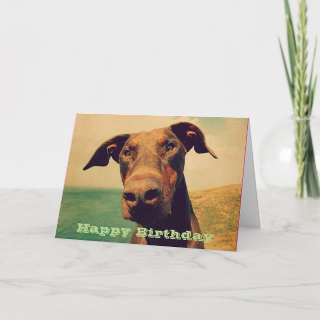 Carte Joyeux anniversaire avec un dobermann mignon (Devant)