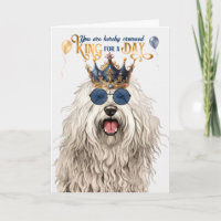 Komondor Dog King pour un jour d'anniversaire drôl