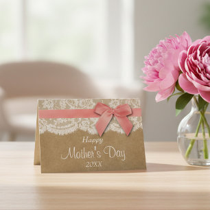 Carte Kraft, dentelle et poitrine rose Bonne fête des mè