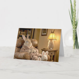 Carte Lapin d'anniversaire se détendant dans un fauteuil