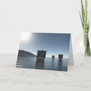 Carte Les Longships viking approchent d'une nuit éclairé