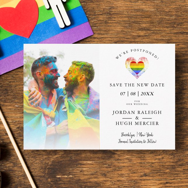 Carte LGBT Rainbow Heart Économisez Nouveau Date Reporté (Créateur téléchargé)