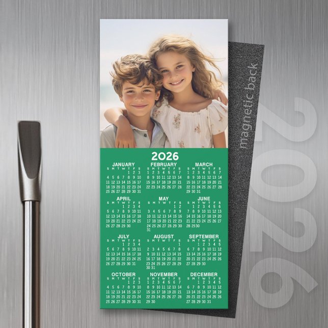 Carte Magnétique Calendrier avec photo - arrière - plan vert (2026 Calendar Magnet for the Fridge or Home Office - Add a Photo for a Personal Touch)