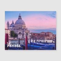 Grand Canal avec gondoles et église à Venise