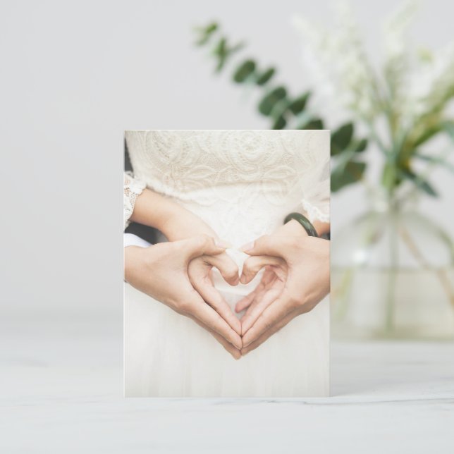 Carte Mariage de coeur mains romantiques (Debout devant)