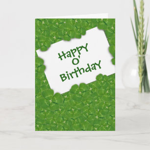 Carte Message d'anniversaire irlandais dans des trèfles