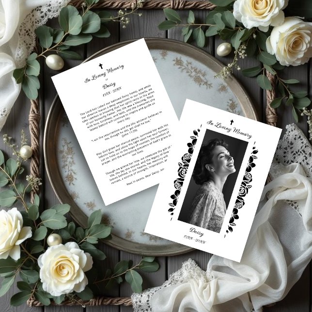 Carte Minimalist Exquisite Floral Black & White Floral (Exquisite Minimalist Floral Black & White Floral Garlands Funeral Keepsake Cards.)