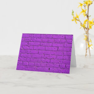 Carte Mur en brique violet peint