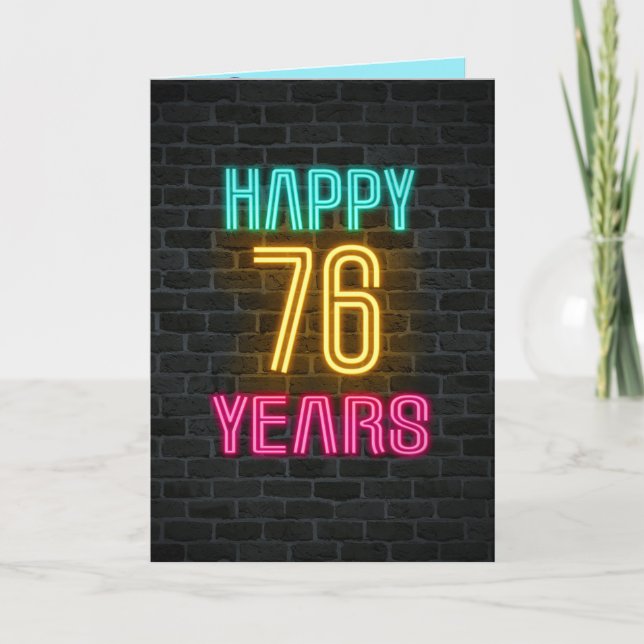 Carte néon signe en brique pour 76e anniversaire (Devant)