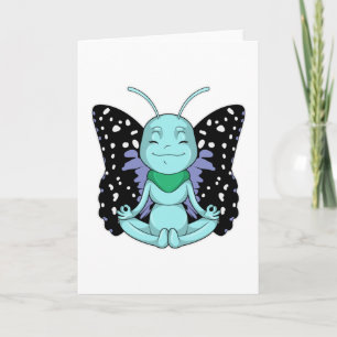 Carte Papillon au yoga étirant les jambes