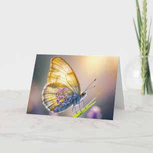 Carte Papillon d'anniversaire avec des fleurs violettes