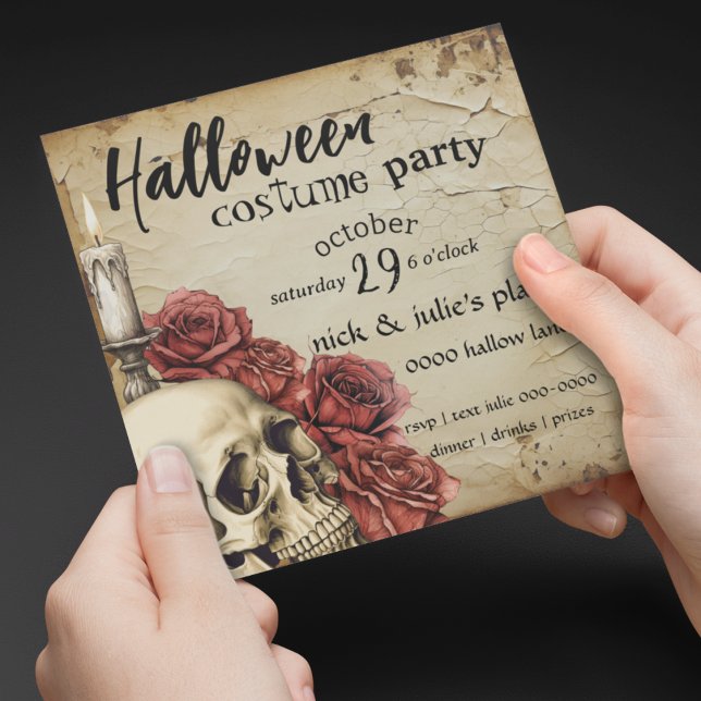 Carte Parti d'Halloween Rose et Éffrayant du crâne (Macabre spooky customizable Halloween party invitation with skull, red roses and a lit candle. )