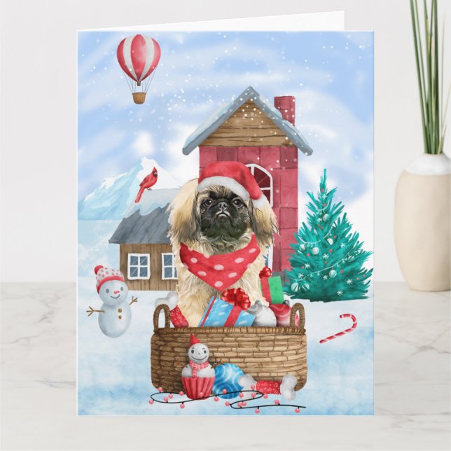 Carte Pékingese dans une maison de chien de Noël enneigé (Devant)