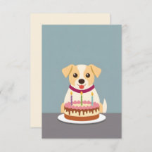 Petit chiot avec gâteau d'anniversaire