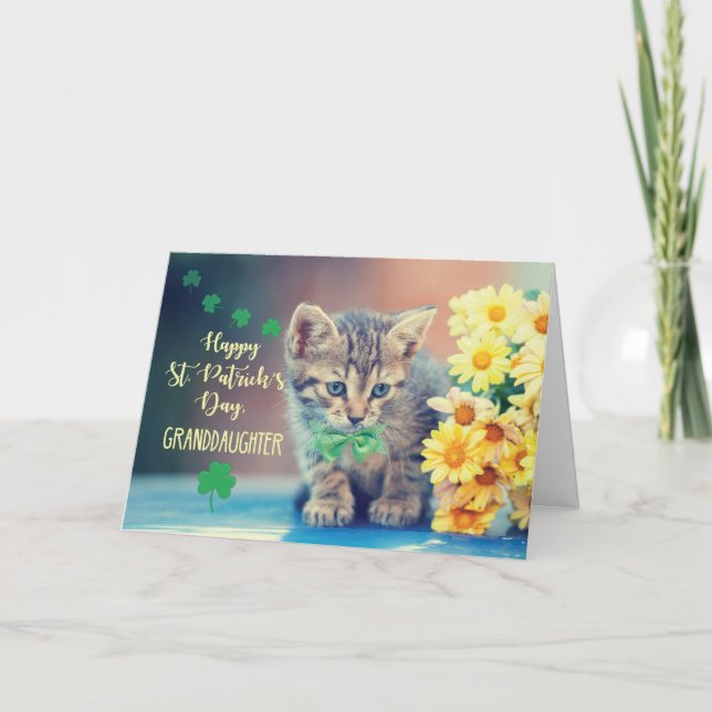 Carte Petite-fille St. Patricks Day Kitten avec margueri (Devant)
