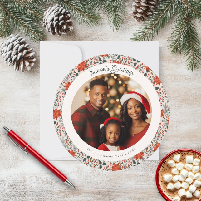 Carte photo de Noël classique Red Poinsettia (Poinsettia Season Circle Photo Christmas Card white)