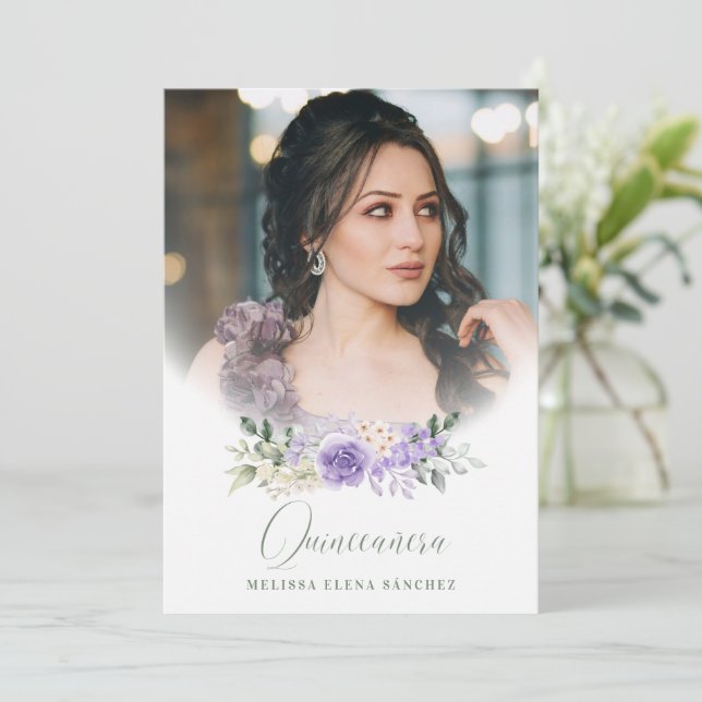 Carte Photo Quinceañera Español Guirnalda Floral Morada (Debout devant)