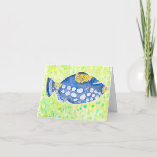 Carte Poisson bleu et jaune vif dans l'eau verte