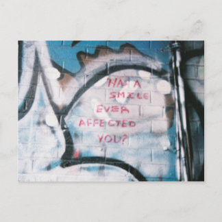 Carte Postale A-t-il un sourire ?