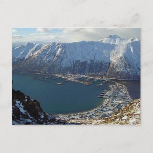 Carte Postale Alaskan Mountain Range et ville en dessous