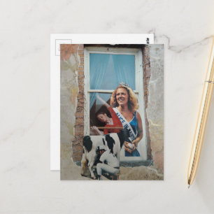 Carte Postale Alice surréaliste dans le collage Dairyland