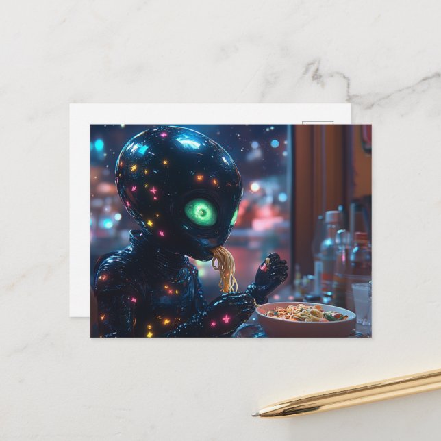 Carte Postale Alien Robot Mangeant des nouilles (Devant/Arrière en situation)