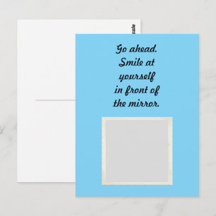 Carte Postale Allez-y. Souriez-vous devant le miroir