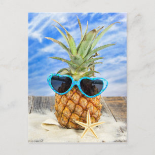 Carte Postale ananas tropical avec lunettes de soleil