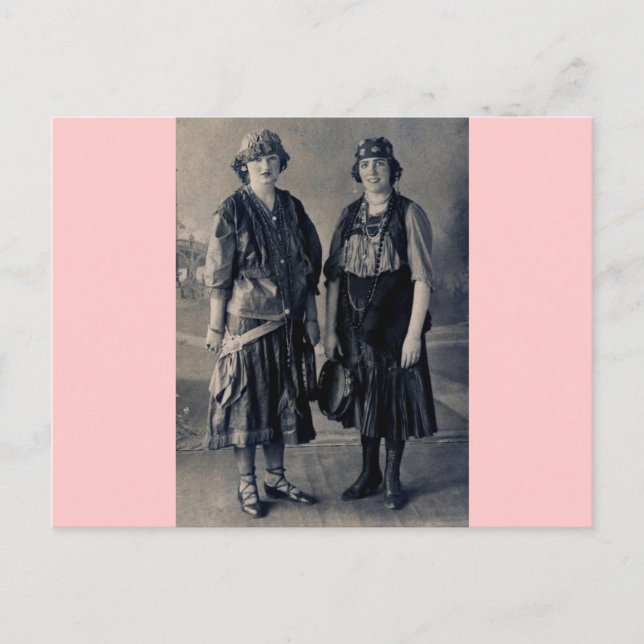 Carte Postale Antique des années 1920 Femmes en costumes tzigane (Devant)