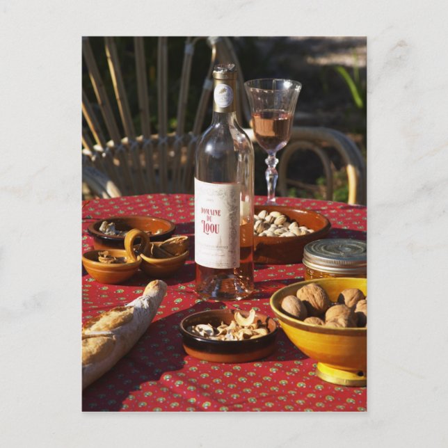 Carte Postale Apéritif et amuse-gueules préparés: pain, olives, (Devant)