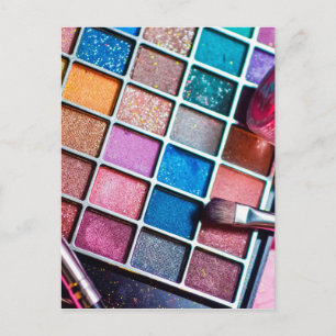 Carte Postale Artiste de maquillage couleur féminine