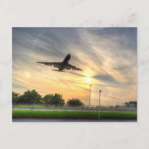 Carte Postale Atterrissage au coucher du soleil d'un 747 de Brit