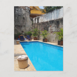 Carte postale au bord de la piscine en Colombie