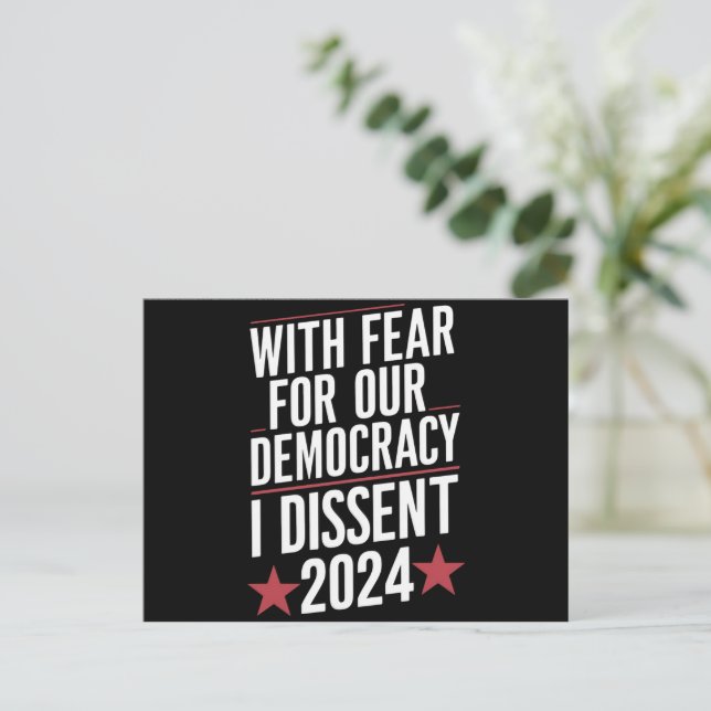 Carte Postale Avec La Peur Pour Notre Démocratie, Je Divise 2024 (Debout devant)