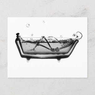 Carte Postale B&W X-Ray Skeleton dans Bath Tub