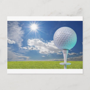 Carte Postale balle de golf sur tee avec herbe