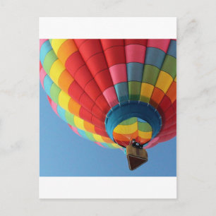 Carte Postale Ballon à air chaud arc-en-ciel avec panier