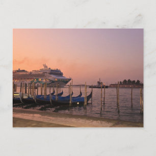 Carte Postale Bateau de croisière et gondoles près du Grand Cana