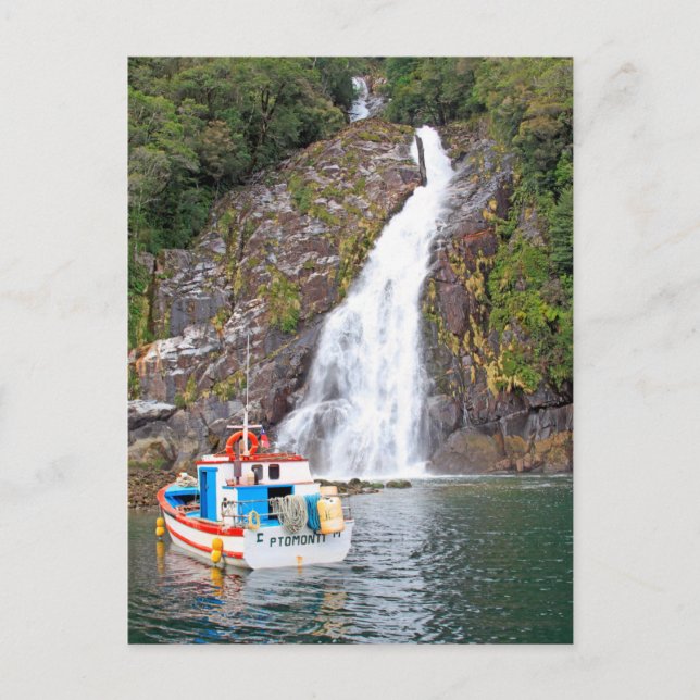 Carte Postale Bateau et cascade, Chili (Devant)