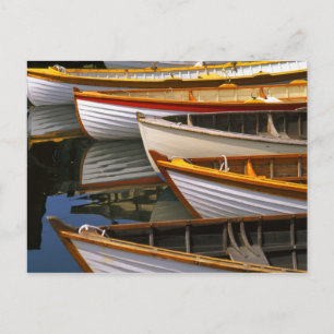 Carte Postale Bateaux aux couleurs vives au Wooden Boat Center