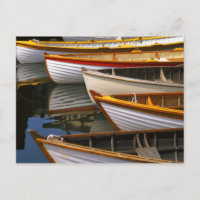 Bateaux de couleur vive au Wooden Boat Center