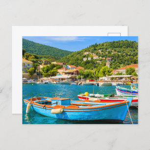 Carte Postale Bateaux de pêche grecs colorés dans le port de Kio