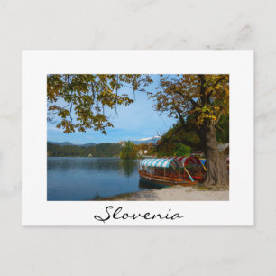 Carte Postale Bateaux touristiques dans le lac Bled en automne