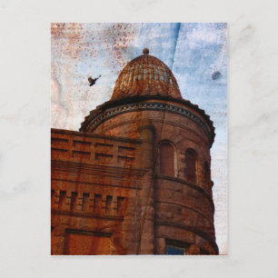 Carte Postale bâtiment à Fort Madison avec arrière - plan rouill