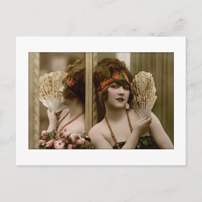 Carte Postale Beauté victorienne avec ventilateur et réflexion (Devant)
