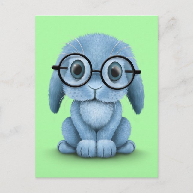 Carte Postale Bébé bleu mignon portant des lunettes sur vert (Devant)