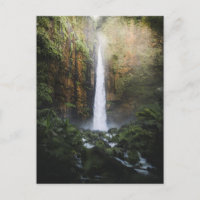 Belle cascade à Java, Indonésie, photo
