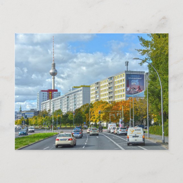 Carte Postale Berlin Television Tower et Busy Street (Devant)