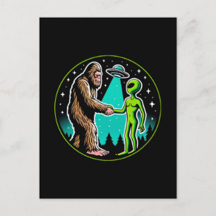Carte Postale Bigfoot Alien Alliance - Funny Scifi Cryptid